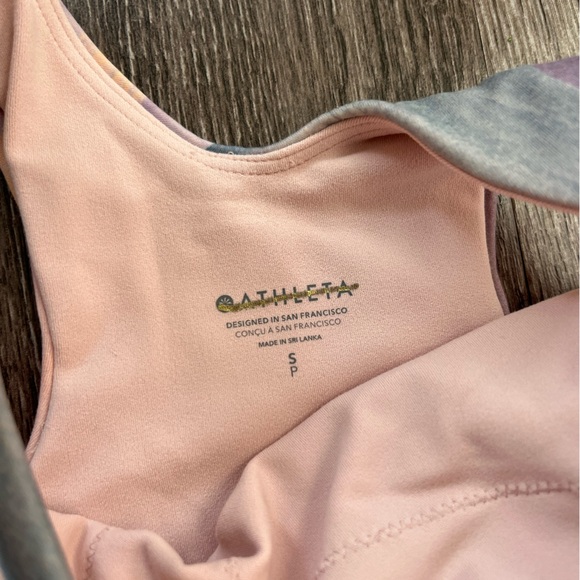 Athleta Conscious Crop - Picture 3 of 3